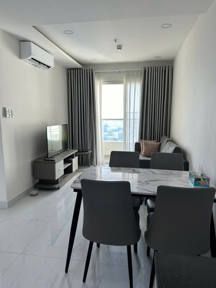 Terra Royal 2-Bedroom in District 3