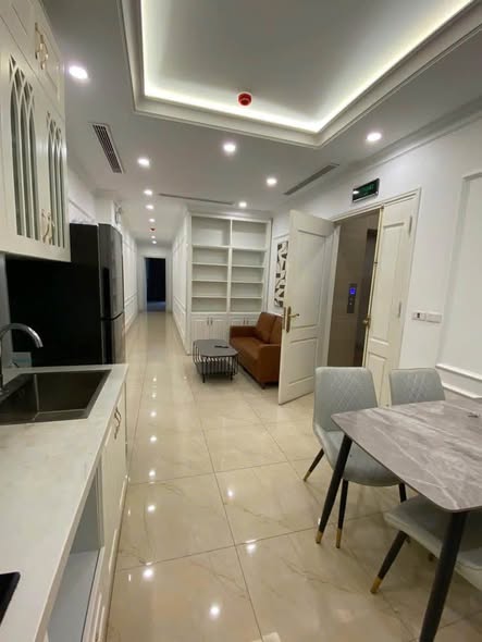 2BR Fully Furnished at 204 Tran Duy Hung, Cau Giay