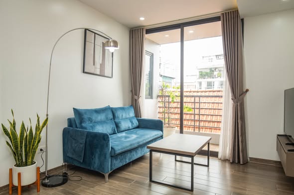 Bright 2-Bedroom in Tay Ho Street