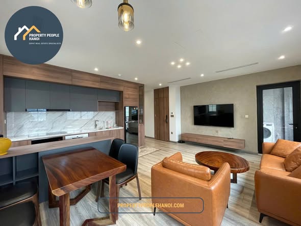 2-Bedroom Apt on Yen Phu Street