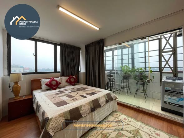 1BR Au Co Street, Tay Ho – Balcony &amp; Modern Living