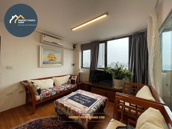 1BR Au Co Street, Tay Ho – Balcony &amp; Modern Living