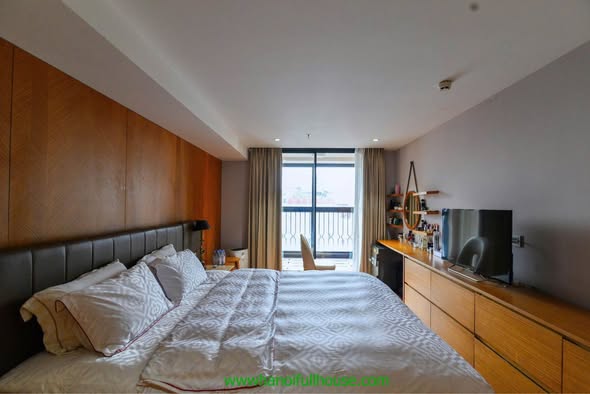 Spacious 3-Bedroom Apartment in Hoan Kiem