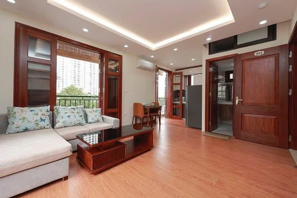 Bright 1BR Apt on Au Co, Tay Ho