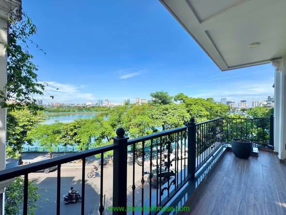 Spacious 3-bedroom apartment on To Ngoc Van Street