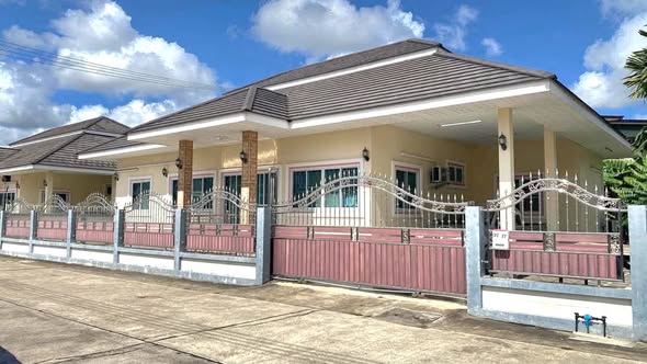 Single-storey 3-Bedroom House near Mabprachan Reservoir