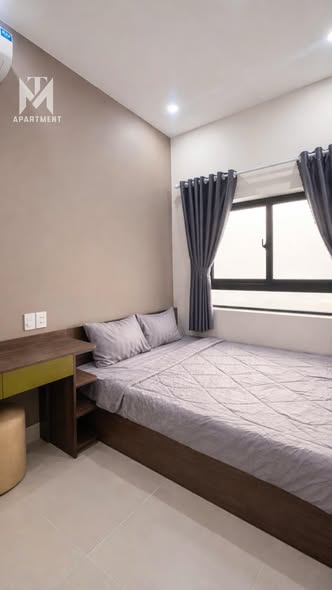 Bright Two-Bedroom Apartment with Washing Machine on Da Man Dong 1