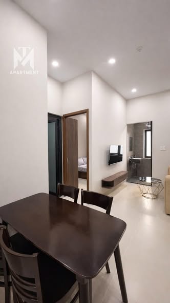 Bright Two-Bedroom Apartment with Washing Machine on Da Man Dong 1