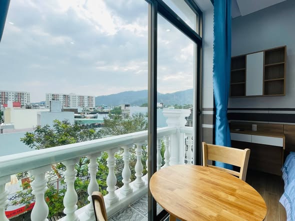 Fully Furnished Studio with Private Balcony in Le Thach, Da Nang
