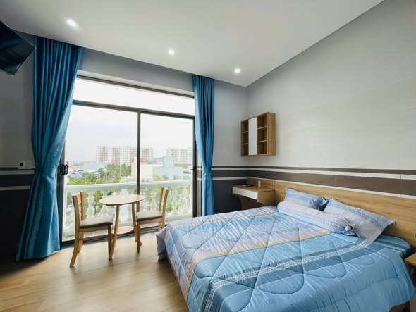 Fully Furnished Studio with Private Balcony in Le Thach, Da Nang