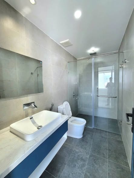 New Fully Furnished One-Bedroom Apartment near Pham Van Dong Beach