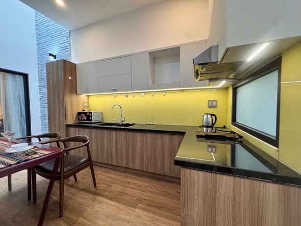 Brand-New Fully Furnished Three-Bedroom Park-View House on Da Man 3