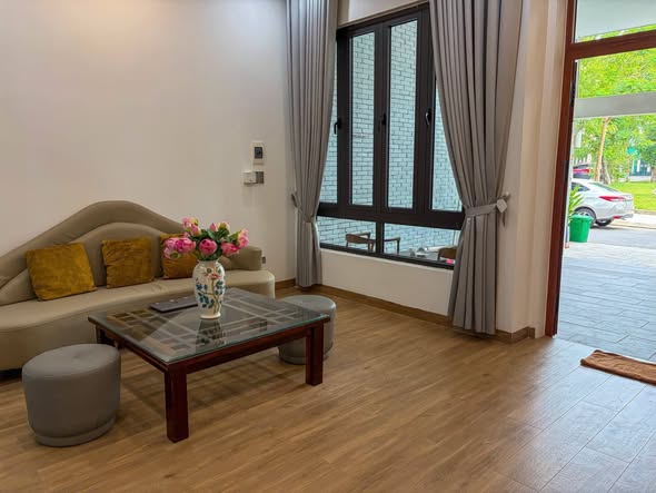 Brand-New Fully Furnished Three-Bedroom Park-View House on Da Man 3