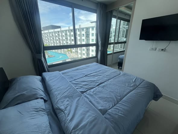 One-Bedroom Condo with Pool View at Arcadia Beach Resort Pattaya
