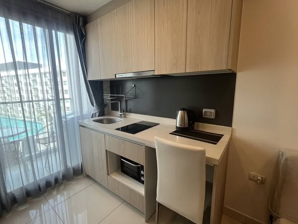 One-Bedroom Condo with Pool View at Arcadia Beach Resort Pattaya