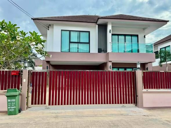 Pet-Friendly Four-Bedroom Pool Villa at The Lake Huai Yai