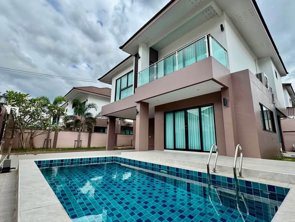 Pet-Friendly Four-Bedroom Pool Villa at The Lake Huai Yai
