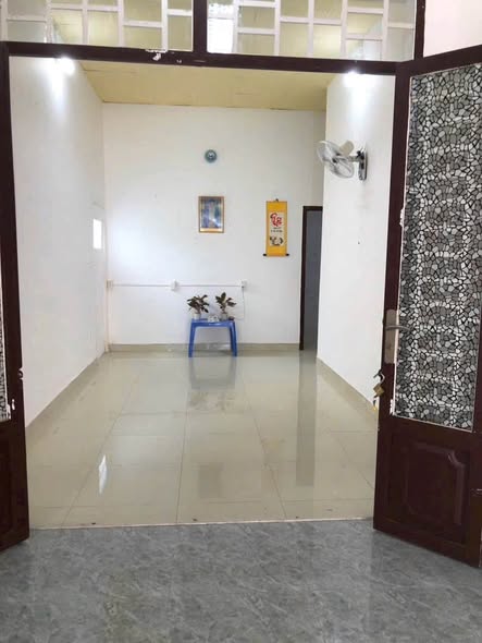 Two-Bedroom Single-Storey House with Large Car Yard on Huynh Thi Chau Street