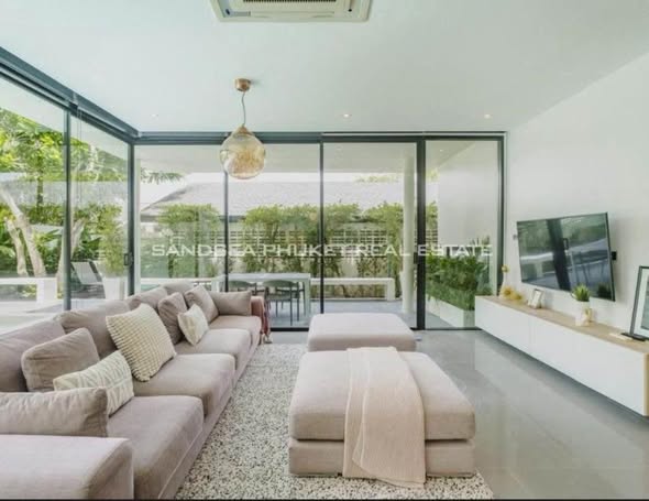 Brand-New Pet-Friendly Three-Bedroom Pool Villa with Private Gym in Pasak