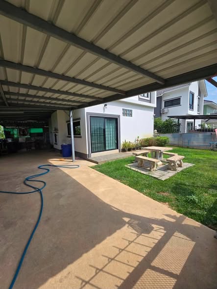 Pet-Friendly Three-Bedroom Two-Storey House with Rice Field View in Chiang Rai