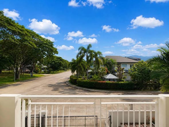 Spacious Three-Bedroom Two-Storey House at Sivalee Mee Chok