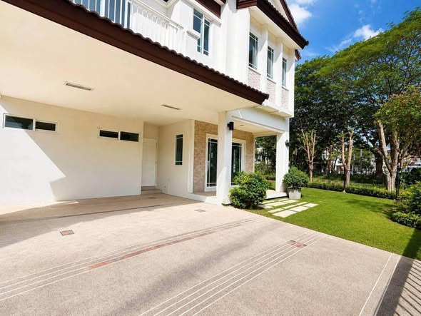 Spacious Three-Bedroom Two-Storey House at Sivalee Mee Chok