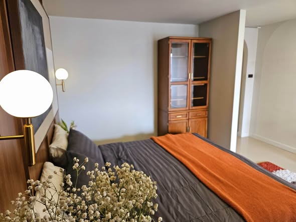 One-Bedroom Condo with Open View at Srithana 2 in Nimman