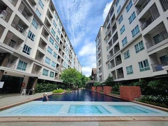 Move-In Ready One-Bedroom Condo with Exterior View at D Condo Rin