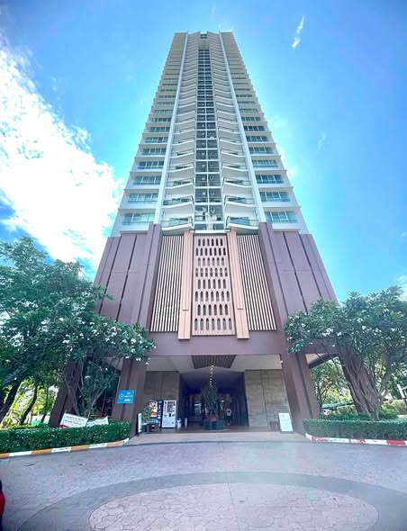Fully Furnished One-Bedroom Condo with Internet at Supalai Monte II Chiang Mai
