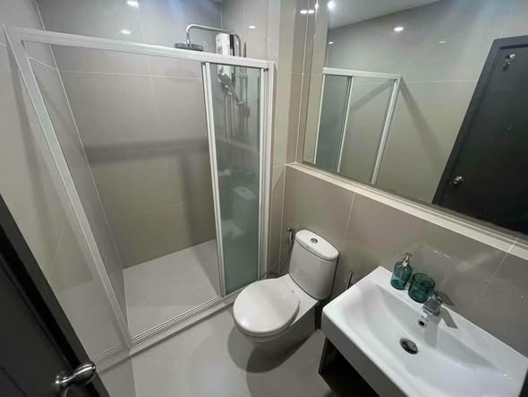 Spacious Two-Bedroom Condo with Pool View at Elio Del Nest Udomsuk