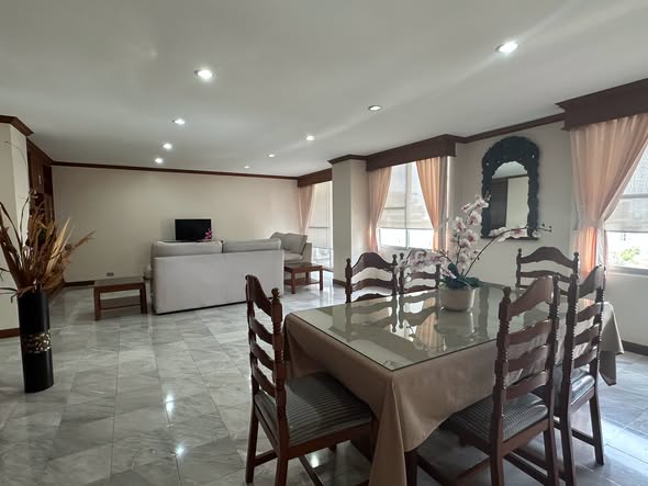 Spacious Three-Bedroom Family Residence with Maid’s Quarter at Icon I Thonglor