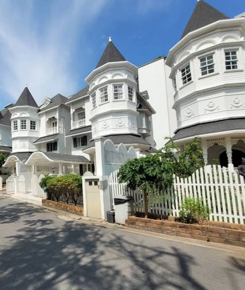 Fully Furnished Four-Bedroom Family Home at Fantasia Villa 2