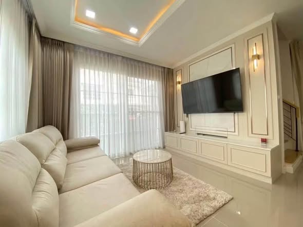 Private Three-Bedroom Corner House at Golden Neo Sukhumvit–Lasalle