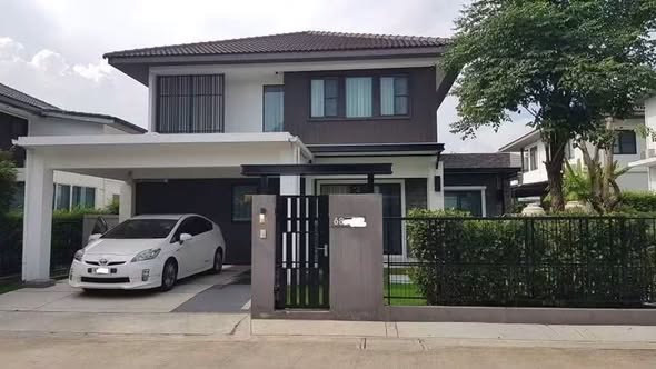 South-Facing Four-Bedroom Detached House at Mantana Bangna KM.7