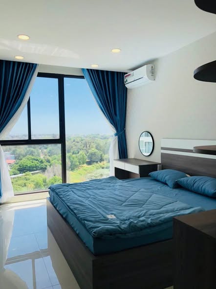 Fully Furnished Two-Bedroom Sea-View Apartment in Block A at Gateway