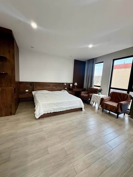 Premium Fully Furnished Studio Near West Lake on Vu Mien Street