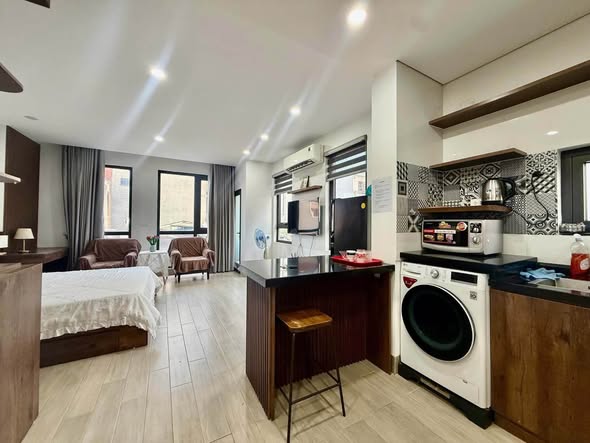 Premium Fully Furnished Studio Near West Lake on Vu Mien Street