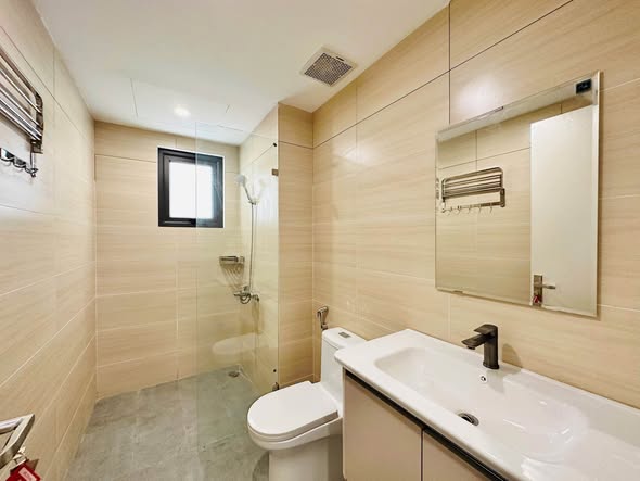Pet-Friendly Fully Furnished One-Bedroom Apartment Near West Lake on To Ngoc Van Street