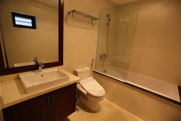 Bright Fully Furnished One-Bedroom Apartment with Large Balcony on Hoang Quoc Viet Street