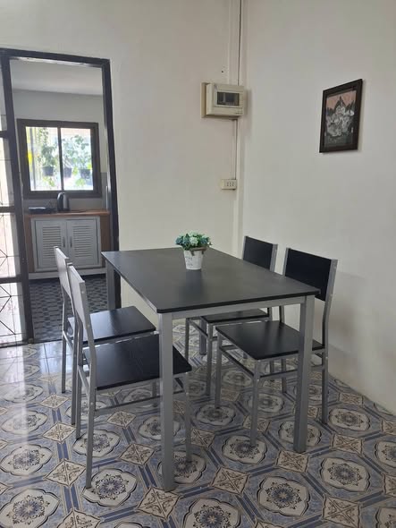 Pet-Friendly Fully Furnished One-Bedroom Townhouse with Free WiFi in Bor Sang