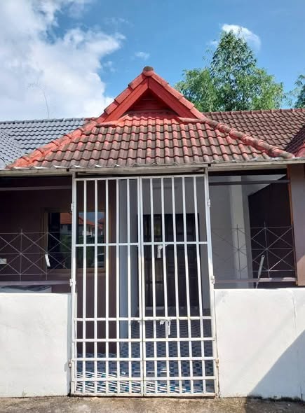 Pet-Friendly Fully Furnished One-Bedroom Townhouse with Free WiFi in Bor Sang