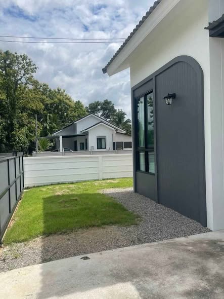Brand-New Pet-Friendly Three-Bedroom Detached House with Spacious Yard in Khua Mung