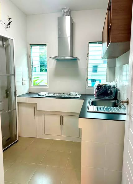 Newly Renovated Three-Bedroom House with Pool and Fitness Center at Siwalee Mee Chok