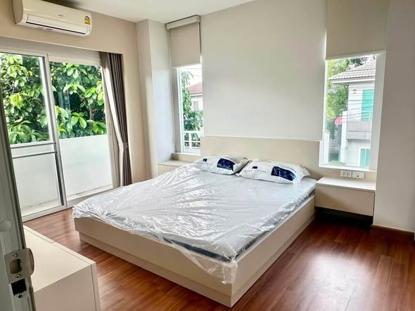 Newly Renovated Three-Bedroom House with Pool and Fitness Center at Siwalee Mee Chok