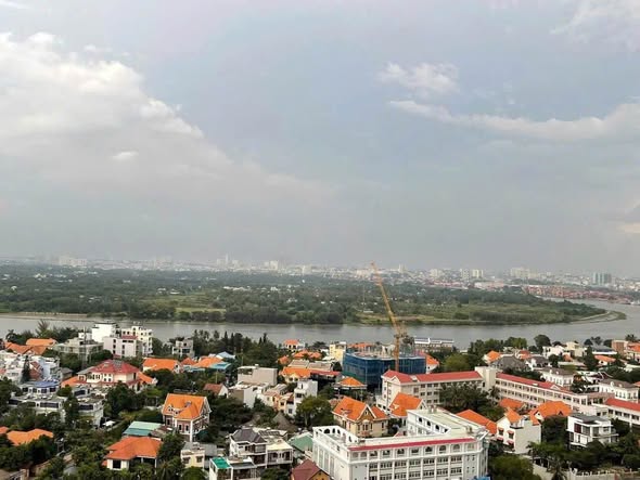 Fully Furnished Two-Bedroom Corner Apartment with River View at Masteri Thao Dien