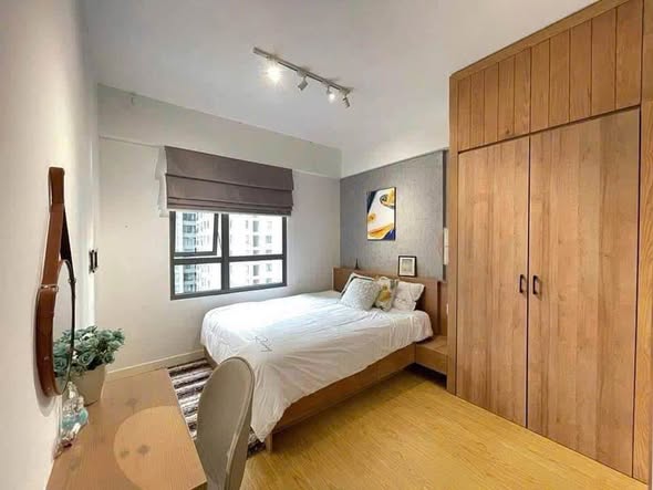 Fully Furnished Two-Bedroom Corner Apartment with River View at Masteri Thao Dien