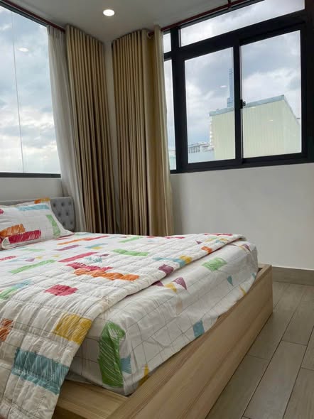Fully Furnished Corner Studio with Saigon River and Landmark 81 View on Street 54
