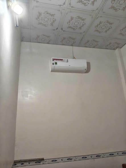 Two-Bedroom Single-Storey House with Spacious Car Parking near Lo Xa Market