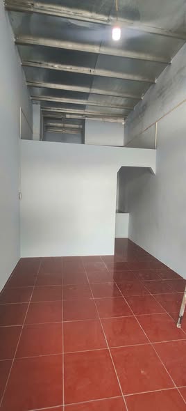 Compact Open-Plan House near Tra On Market