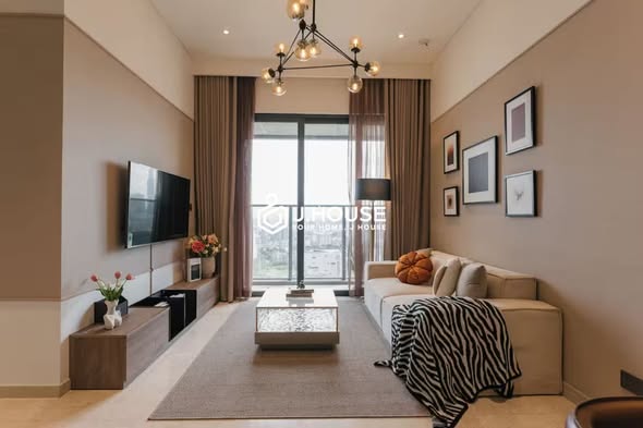 Luxury Fully Furnished Three-Bedroom Apartment on Nguyen Dinh Chieu Street